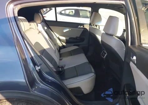 2019 Kia Sportage Ex z USA, uszkodzony, nr VIN KNDPN3AC2K7527459